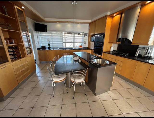 7 BEDROOM HOUSE FOR SALE IN WAVECREST